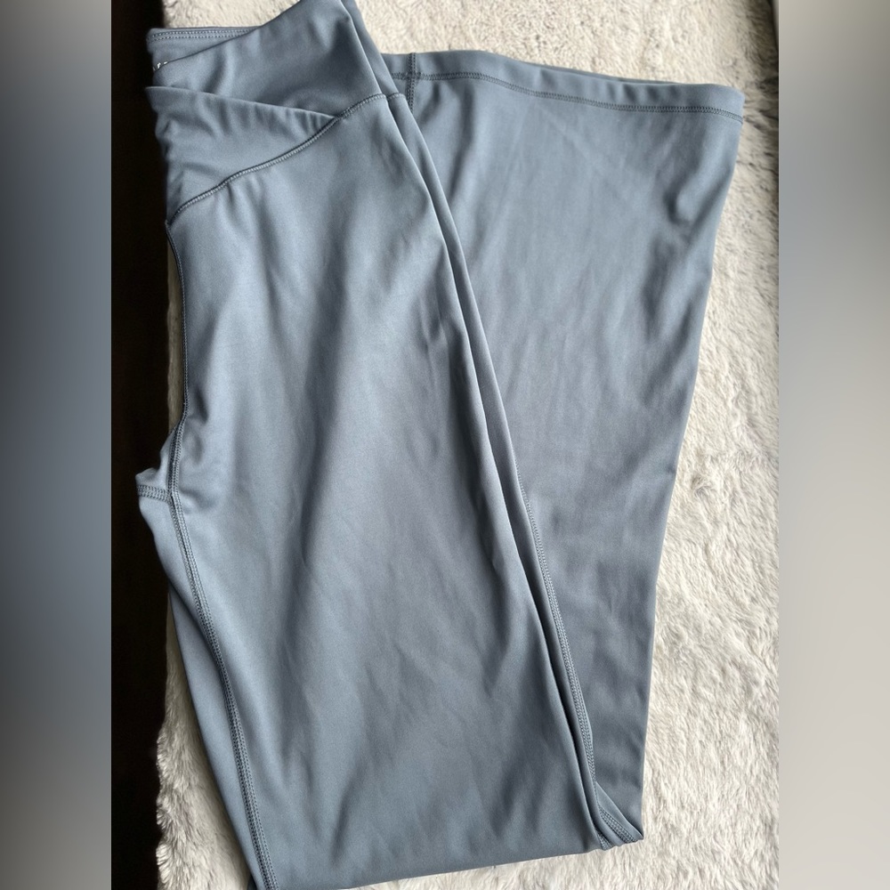 Crossover flare leggings